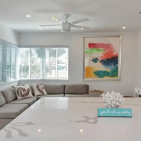 Art Deco Apt W Pool One Mile To Beach Pets Welcome Lake Worth Beach Exterior photo