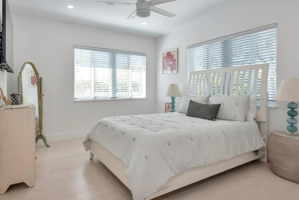Art Deco W Pool One Mile To Pets Welcome Apartment Lake Worth Beach