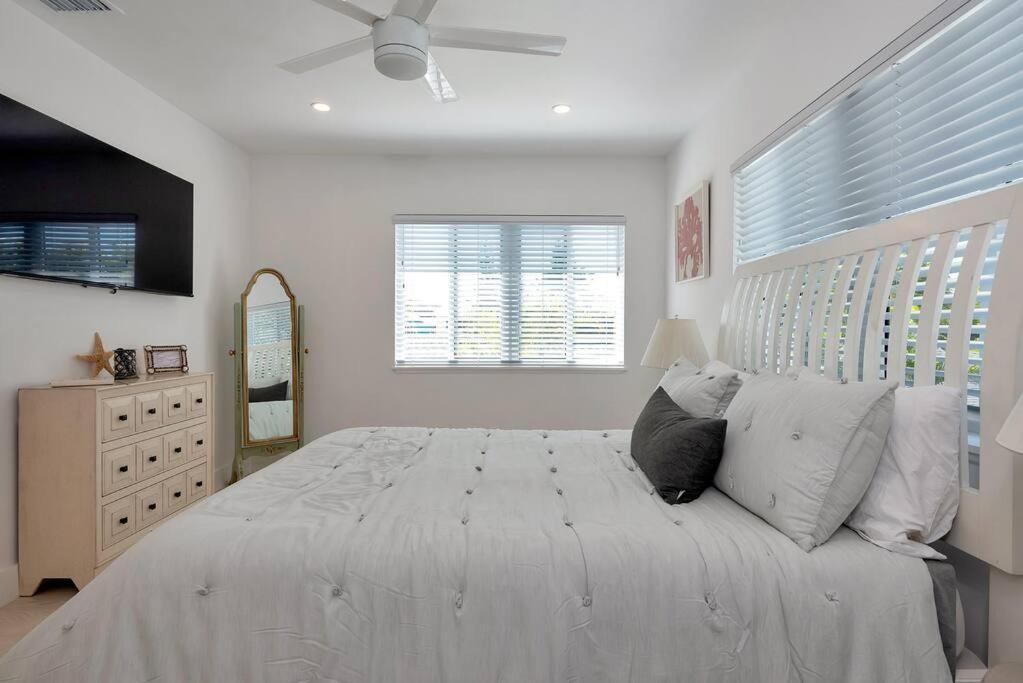 Art Deco W Pool One Mile To Pets Welcome * Lake Worth Beach