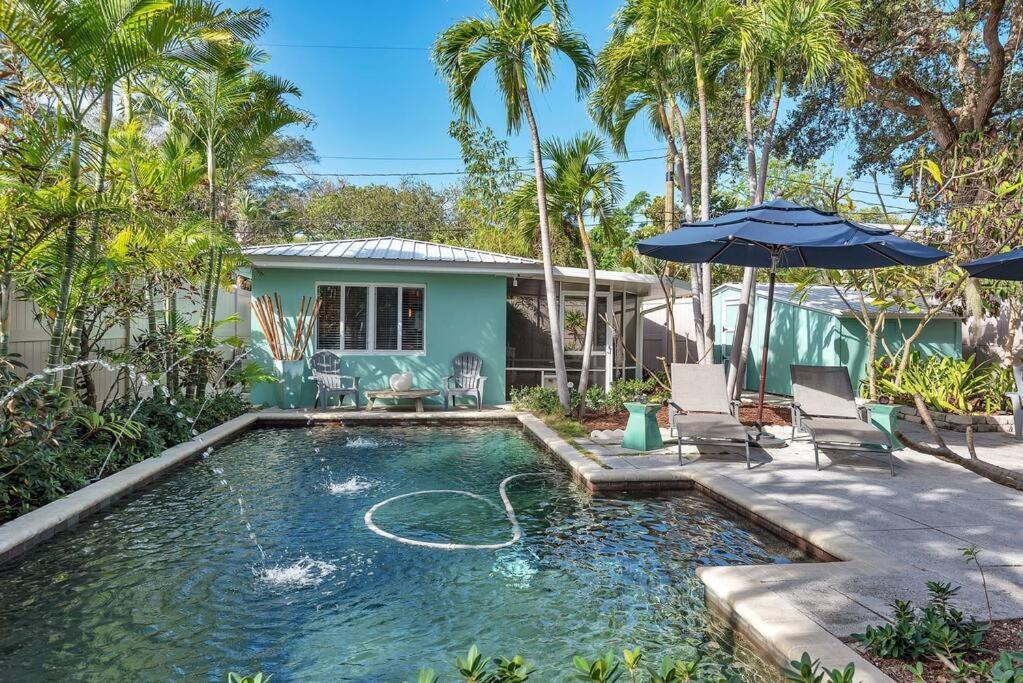 Apartment Art Deco W Pool One Mile To Pets Welcome *